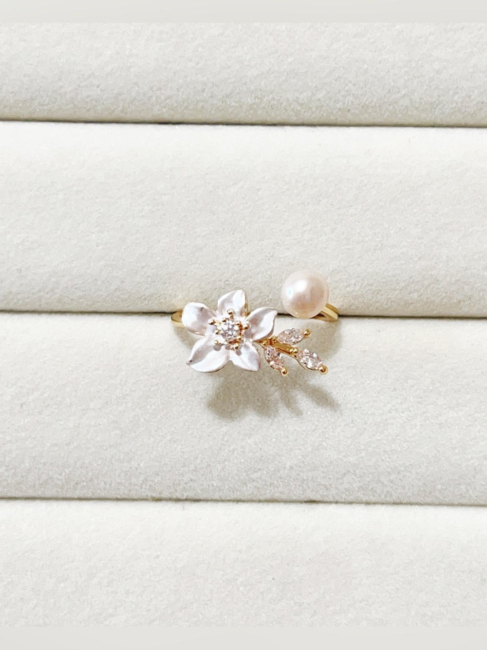 Freshwater Pearl Elegant Flower Ring | 18K Gold Plated | Adjustable One Size |